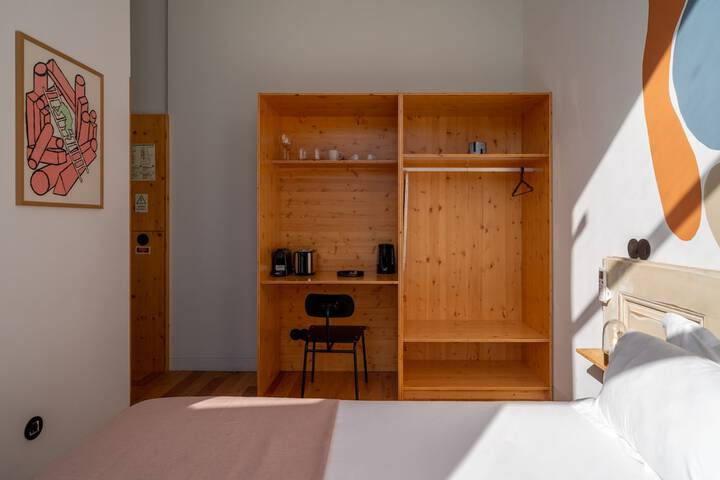 Room 4 of 74