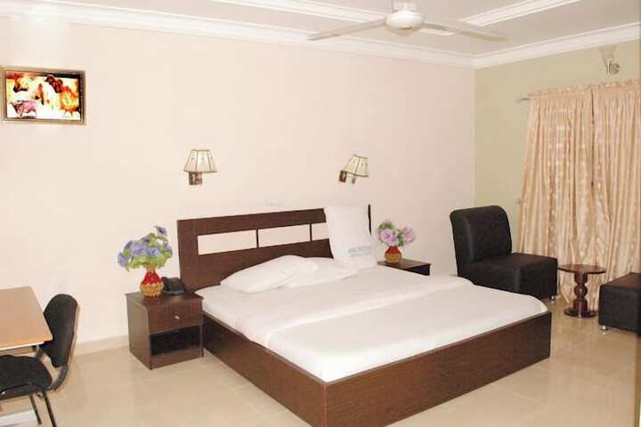 Room 4 of 53