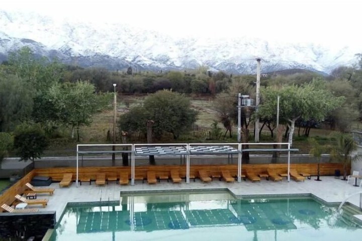 Pool 20 of 58