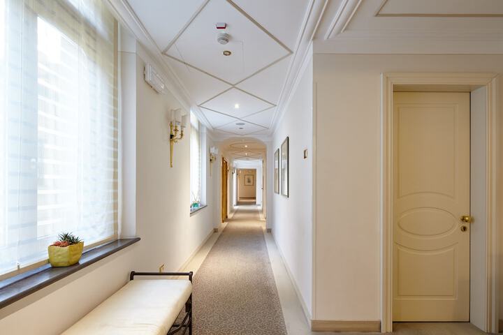 Ballroom/Hall 101 of 106