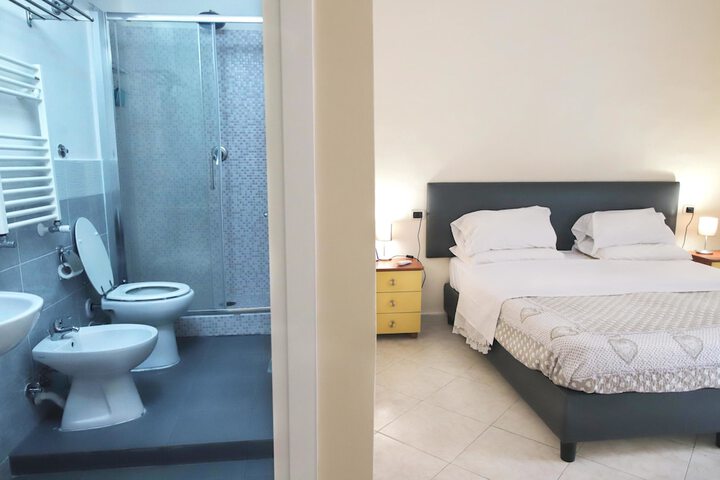 Room 32 of 47