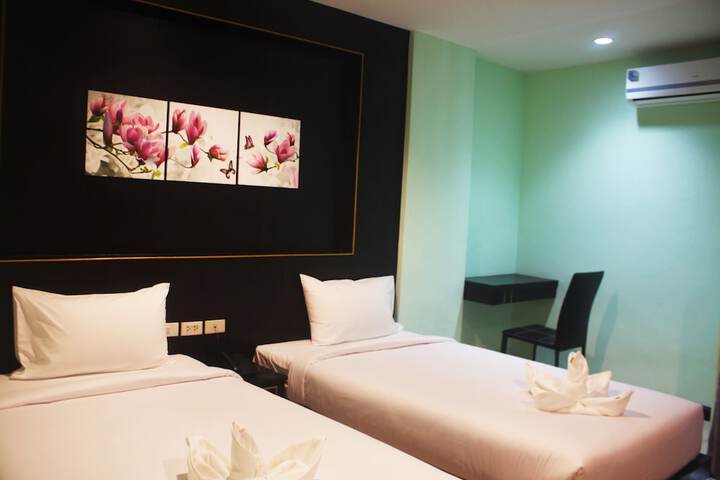 Room 20 of 36