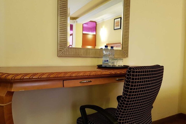 Room 5 of 36