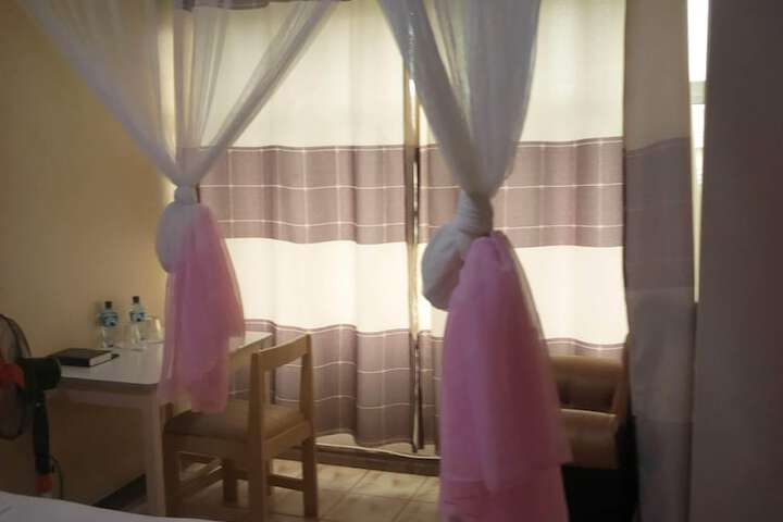 Room 13 of 73