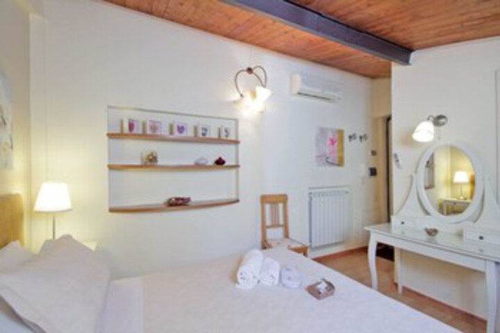 Room 25 of 29