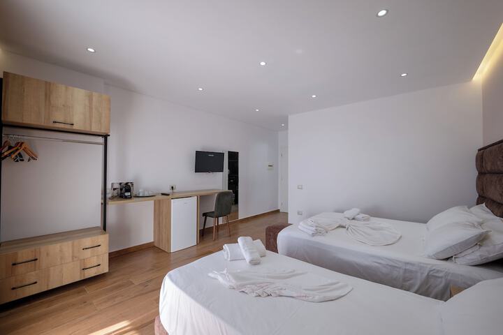 Room 29 of 76
