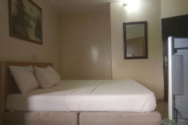 Room 14 of 21