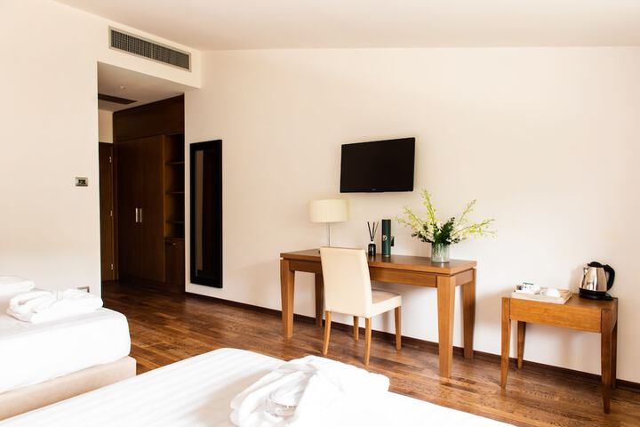 Room 34 of 158