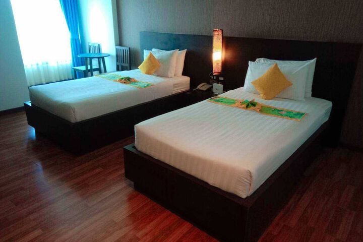 Room 10 of 49
