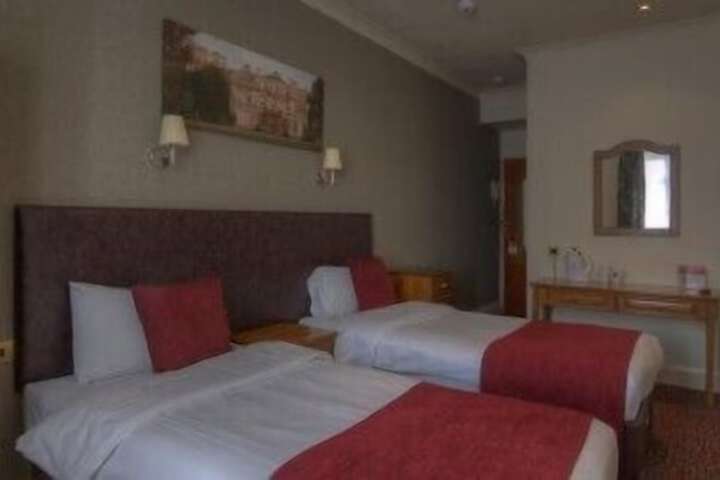 Room 14 of 40