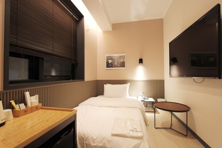 Room 12 of 59