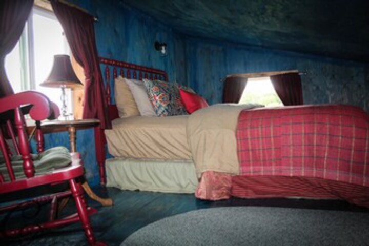 Room 4 of 129