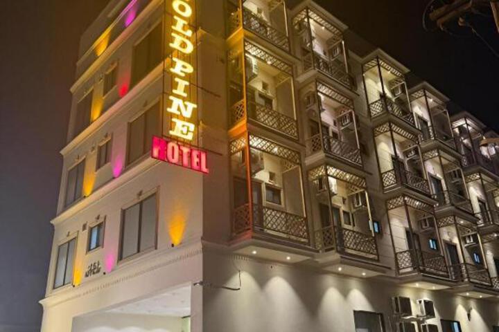 Gold Pine Hotel Lahore