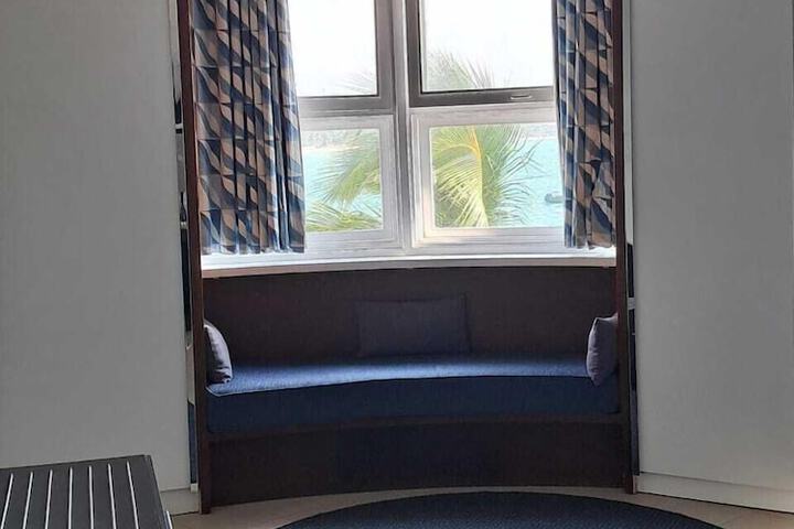 Room 9 of 41