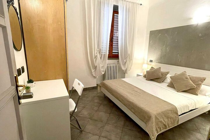 Room 5 of 15