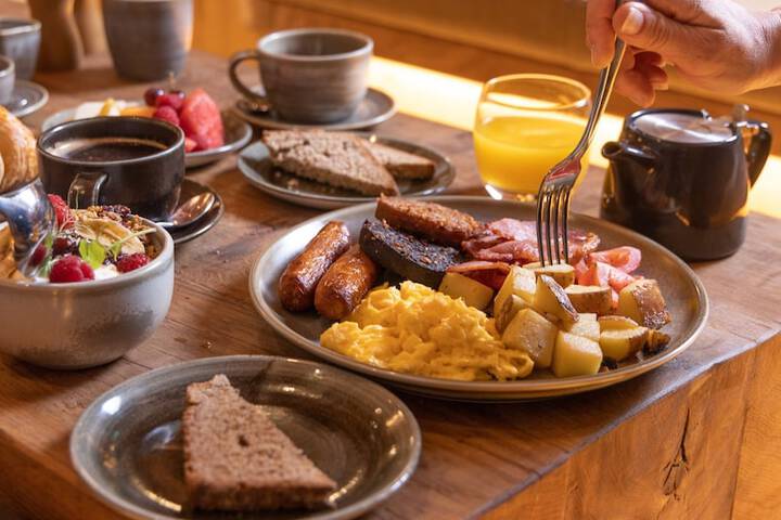 Breakfast/Coffee Service 29 of 33