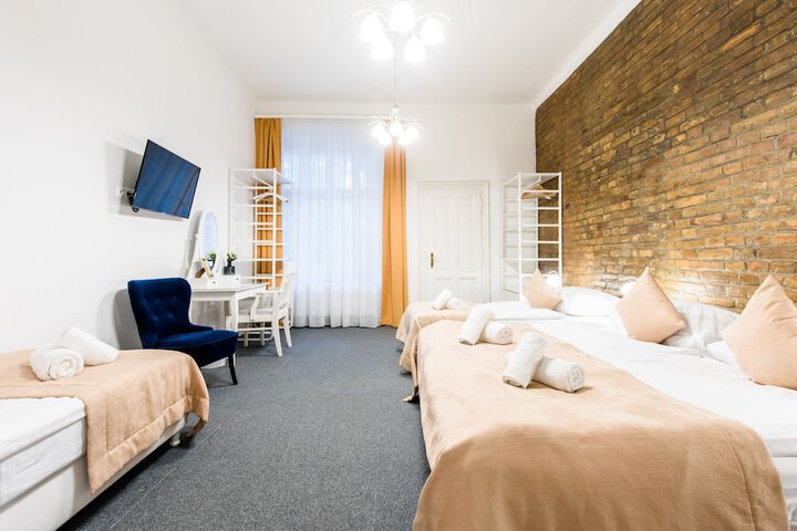 Room 6 of 55