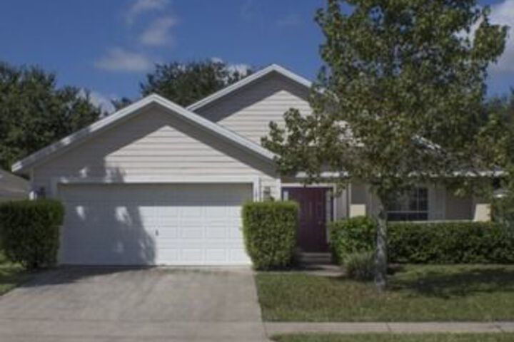 Lindas Silver Creek Villa Four Bedroom Home in Davenport, FL