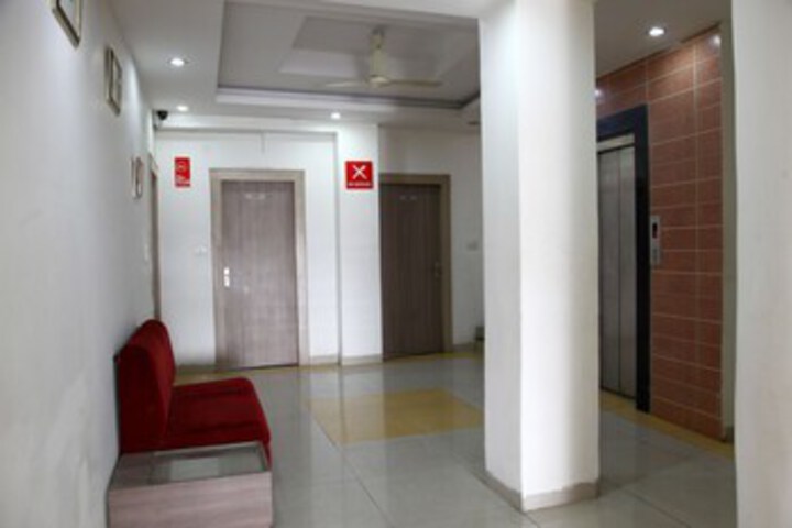 Ballroom/Hall 7 of 35
