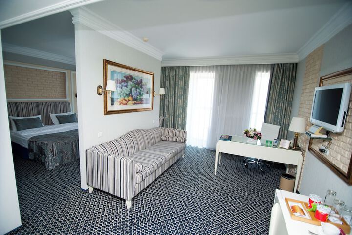 Room 21 of 50