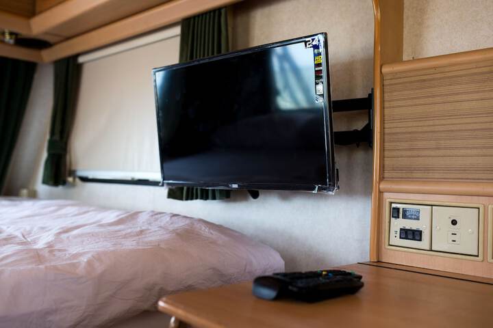 Room 5 of 48