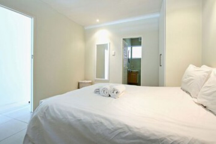 Room 14 of 18
