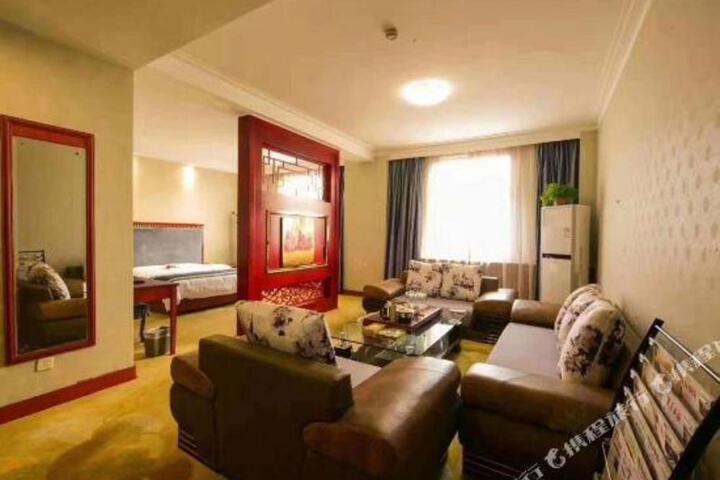 Yulong Hotel