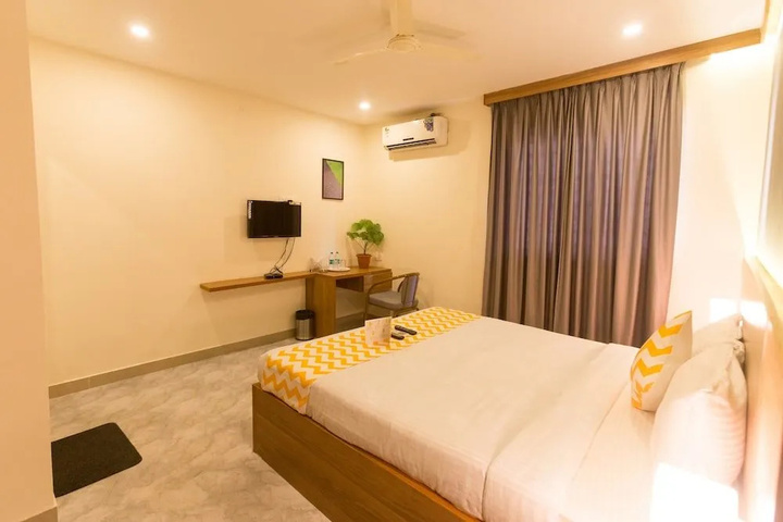 Room 5 of 11