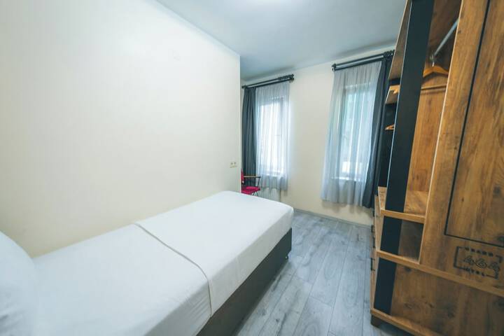 Room 21 of 60
