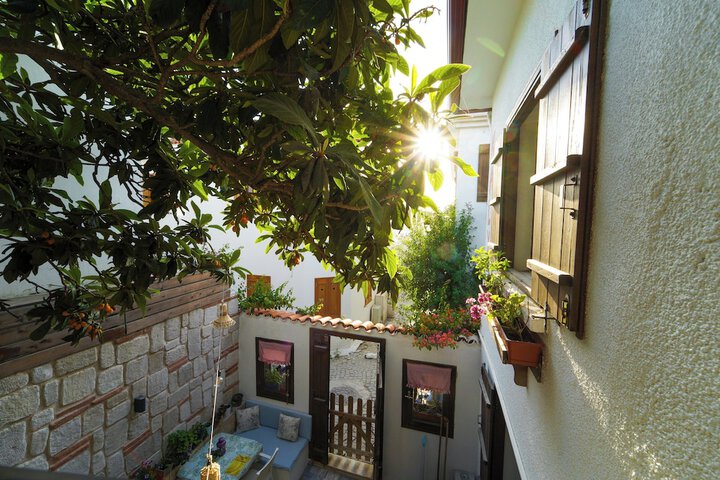 Hotel Exterior 27 of 27