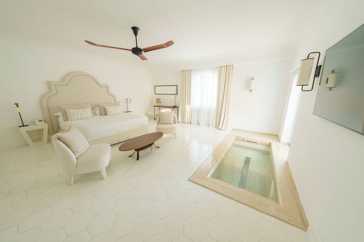 Room 21 of 104