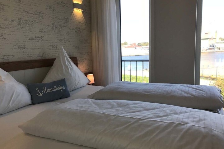 Room 8 of 114