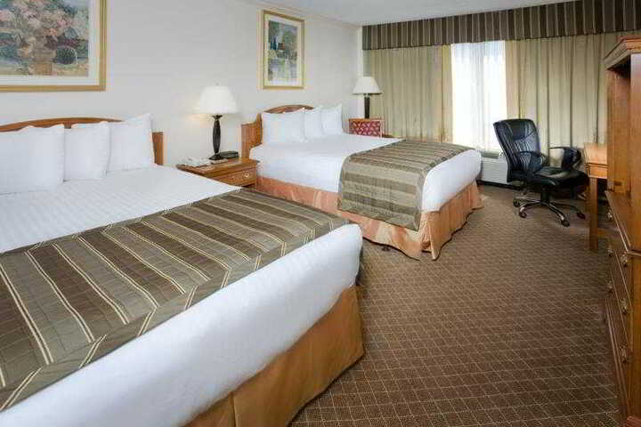 Room 4 of 12