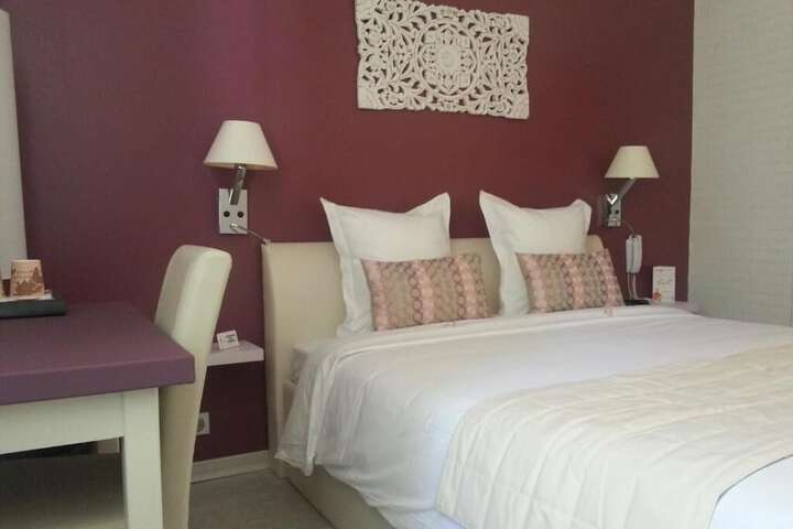 Room 4 of 53
