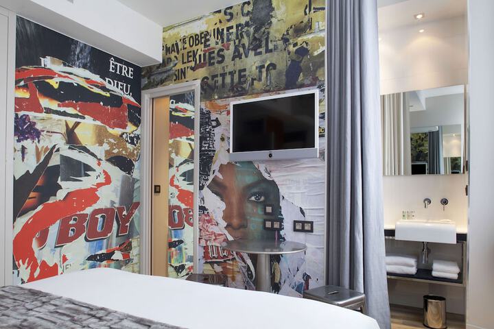 Room amenity