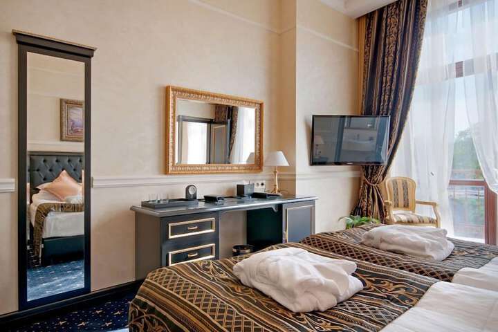 Room 21 of 122