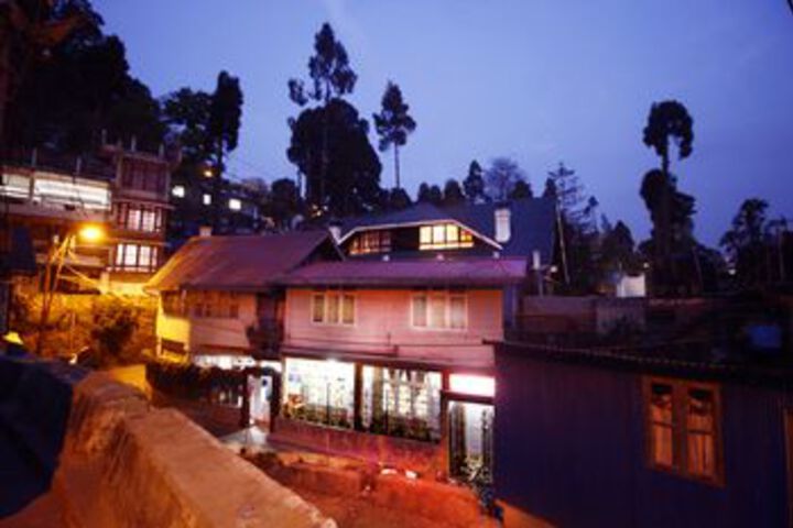 OYO 8577 Near Mall Road