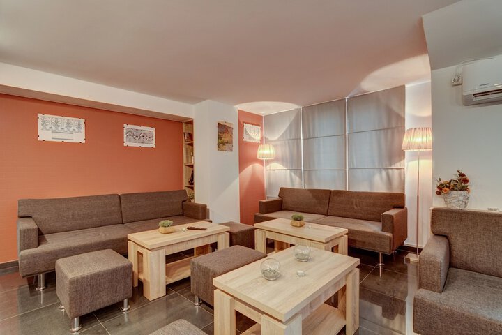Hotel 2 of 86