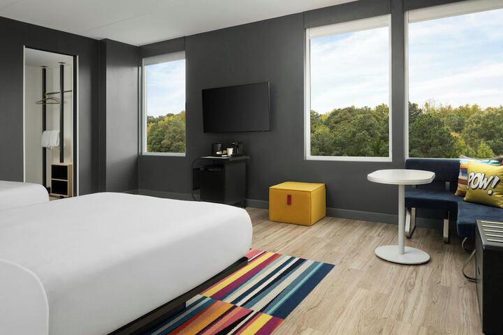 Room 10 of 37
