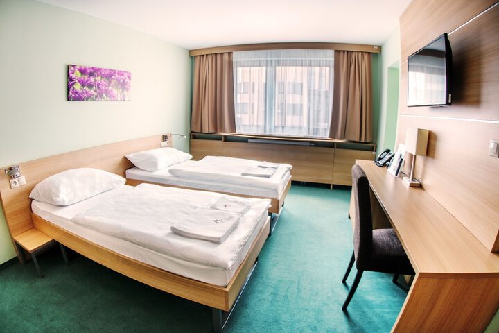 Room 14 of 73