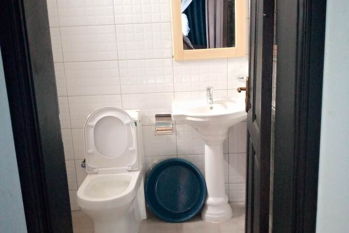 Room 25 of 42