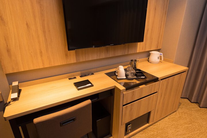 Room 5 of 61