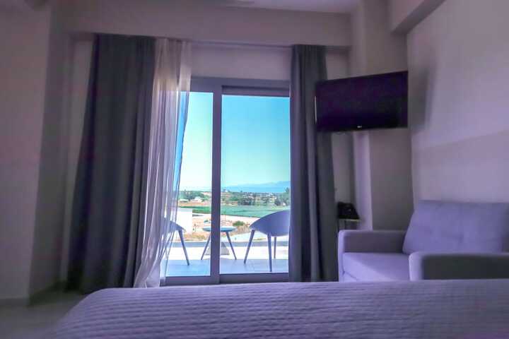 Room 9 of 35