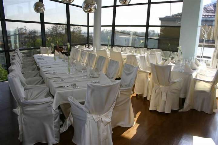 Ballroom/Hall 26 of 31