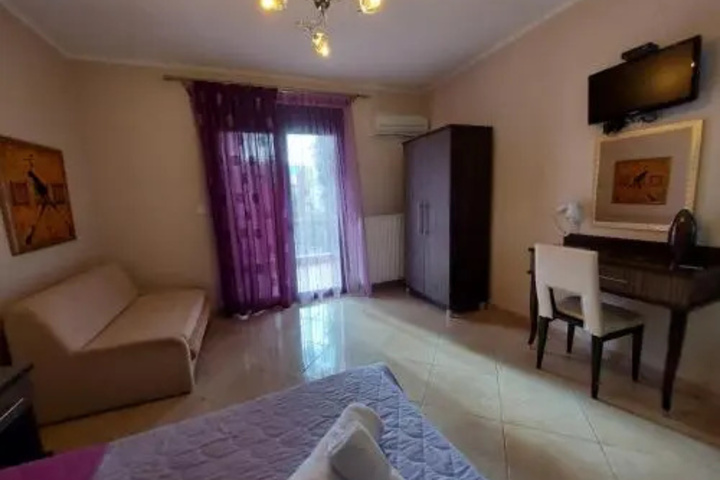 Room 7 of 24
