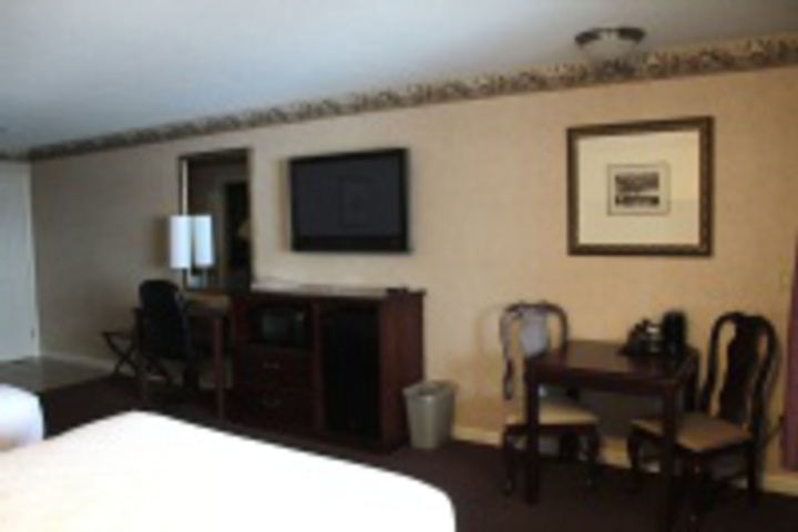 Room 42 of 168
