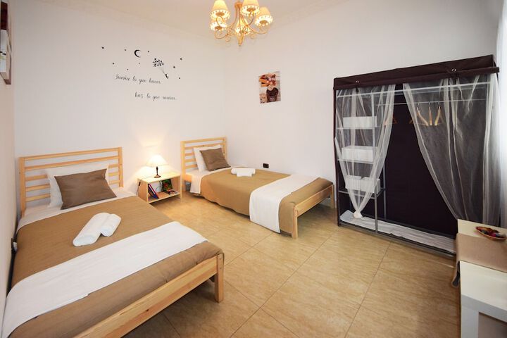 Room 14 of 23
