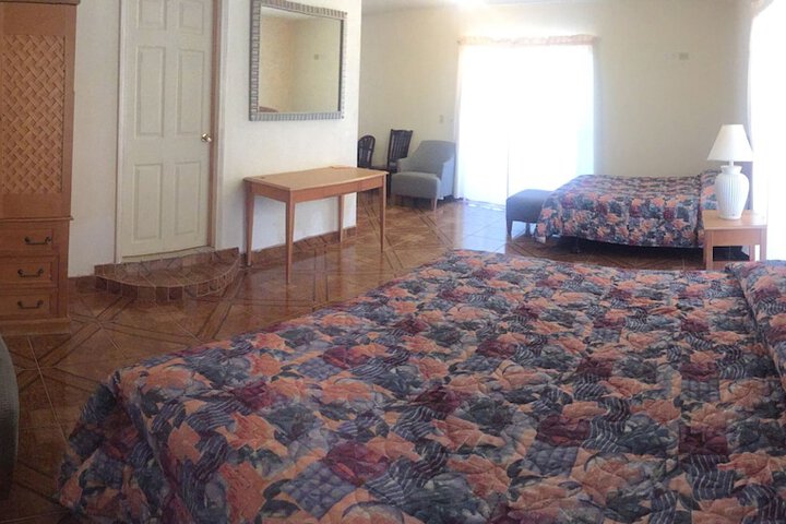 Room 11 of 30