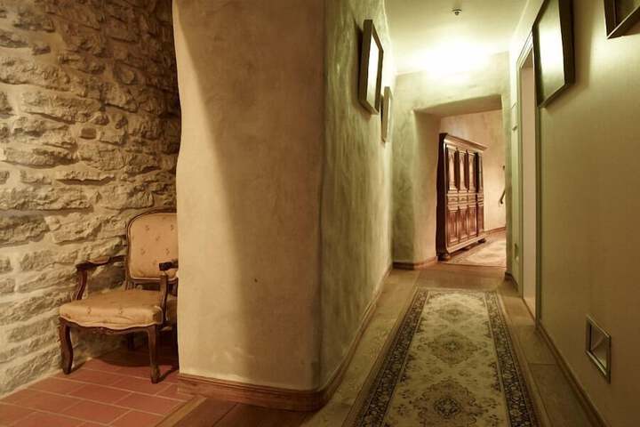 Ballroom/Hall 84 of 91