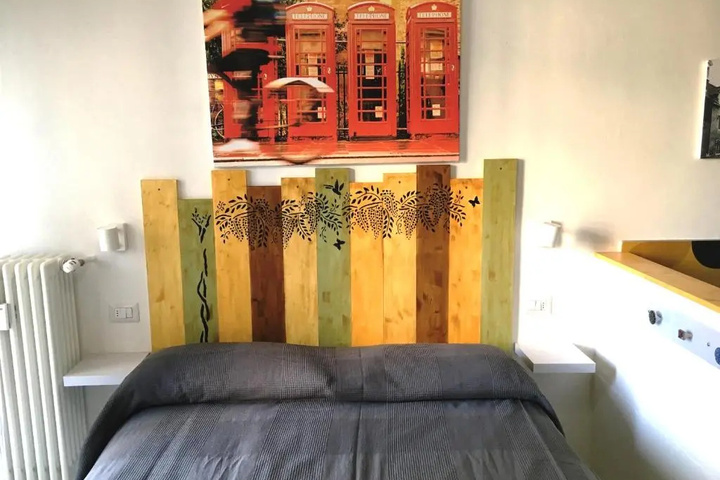 Room 2 of 16